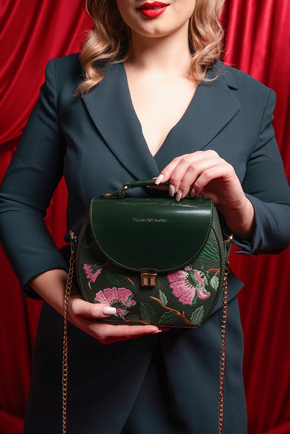 Ema Lady D tmavozelená k elegantnému kostýmu