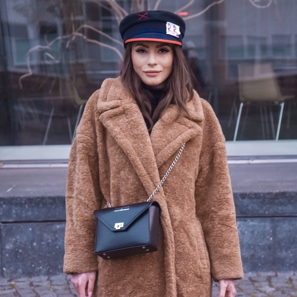 Kristyna II. "BLACK" DR & Týnuš Třešničková