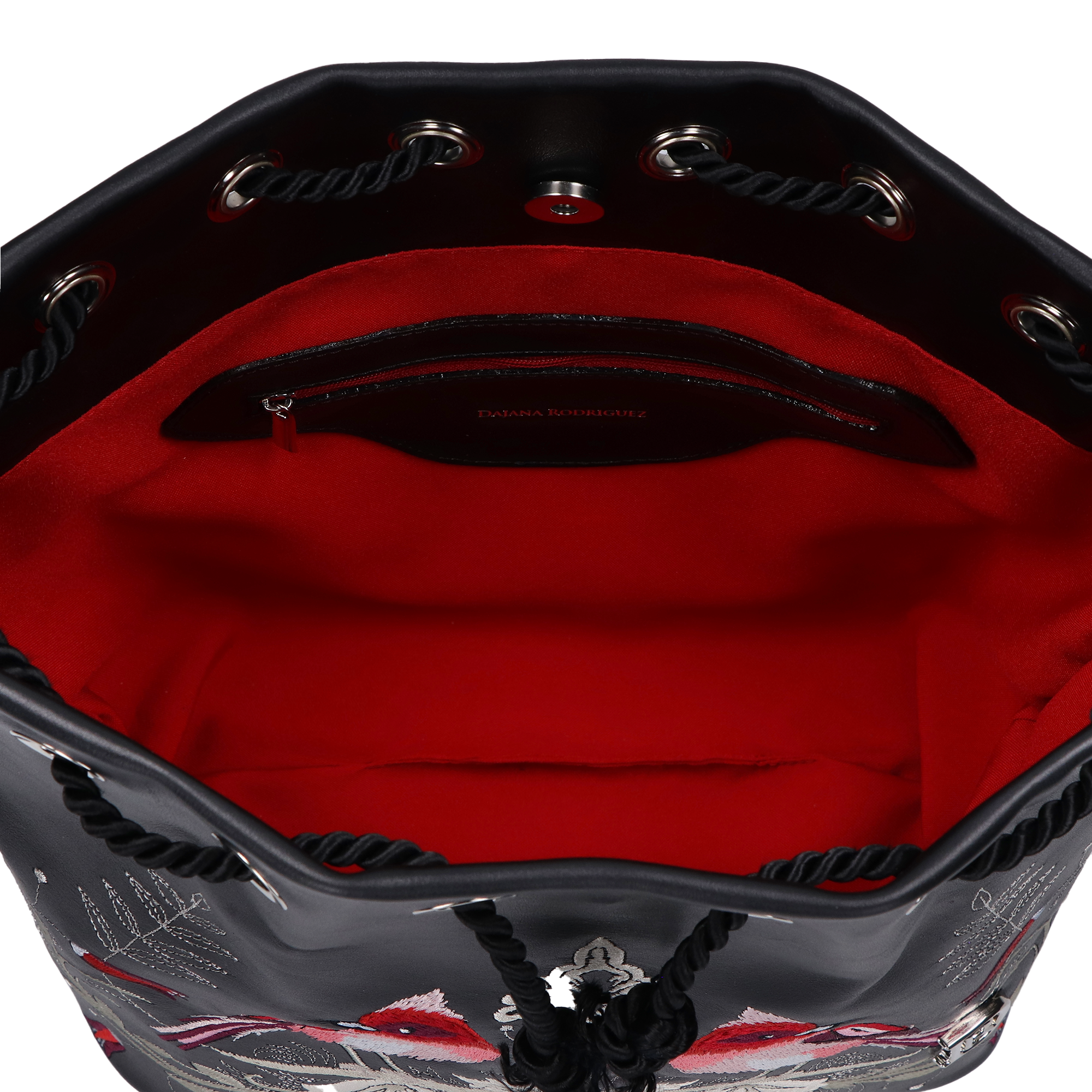 Nina Aurora "ČIERNA"