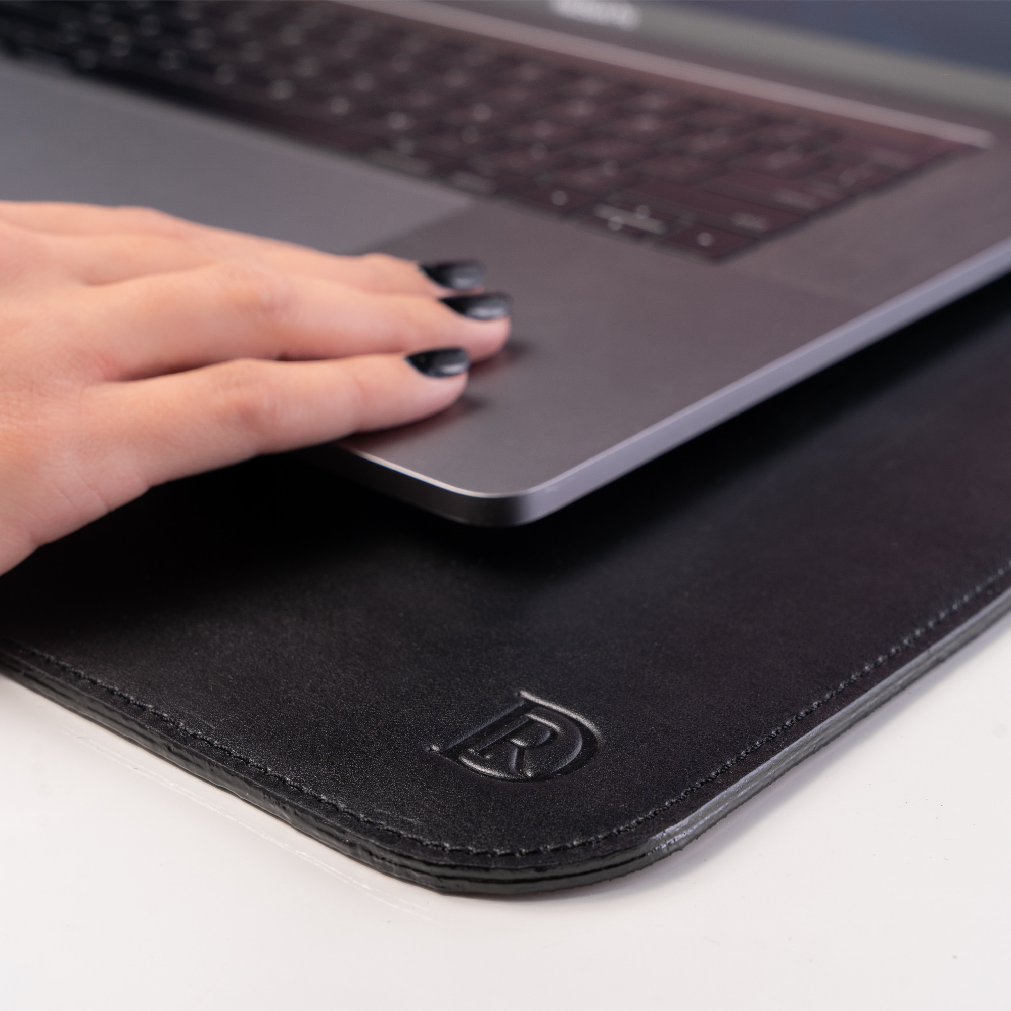 Podložka na stôl Malá "ČIERNA"