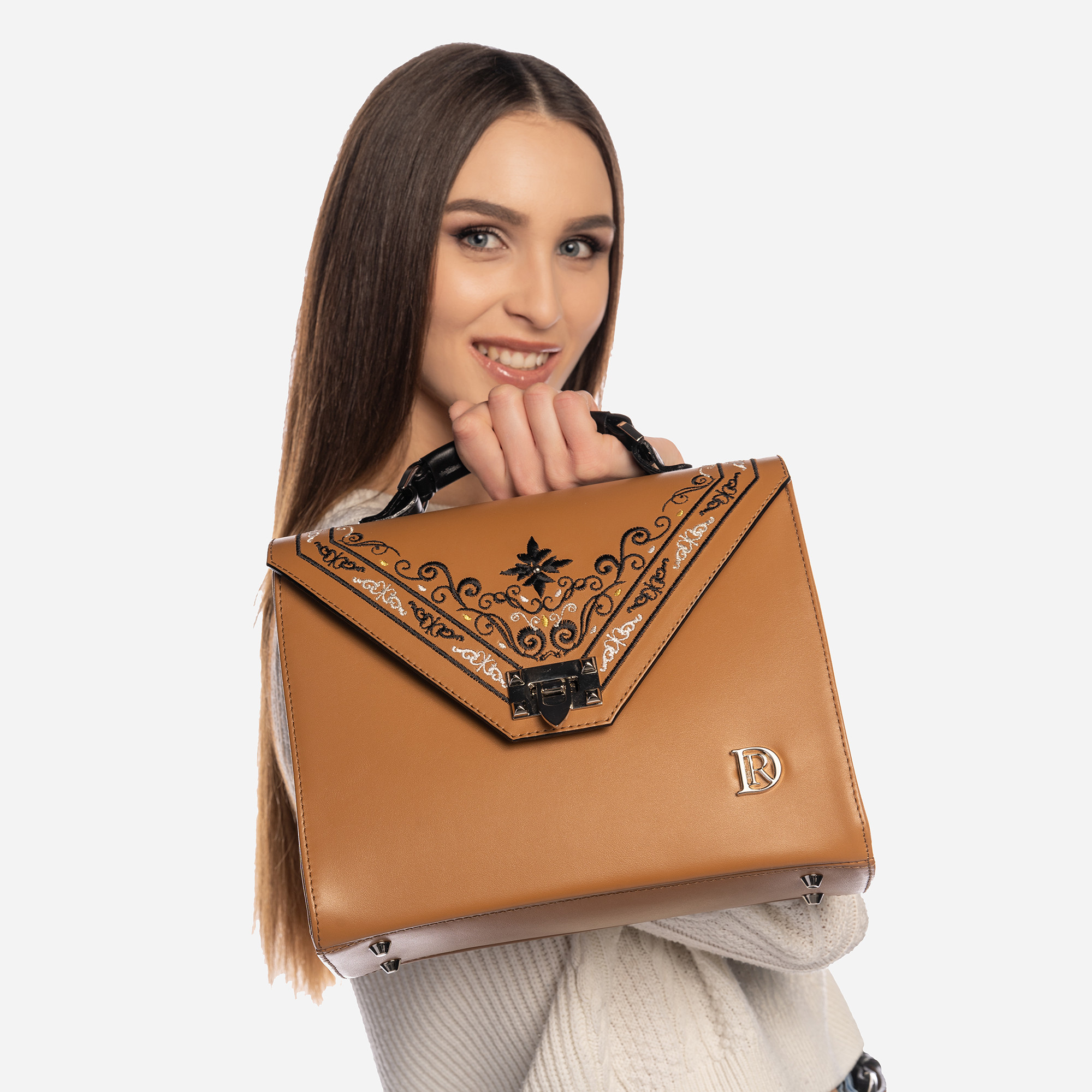 VIVIENNE Princessa "HNĚDÁ"