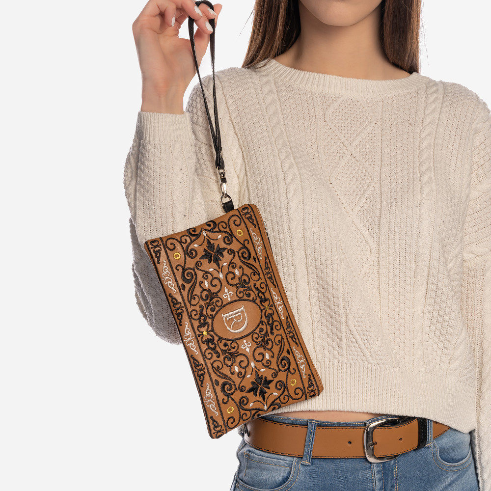 BRIANA PRINCESSA "HNĚDÁ"