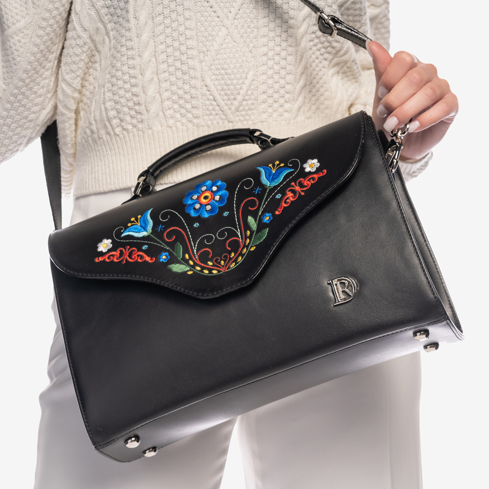 SOFIA FOLK "ČERNÁ"