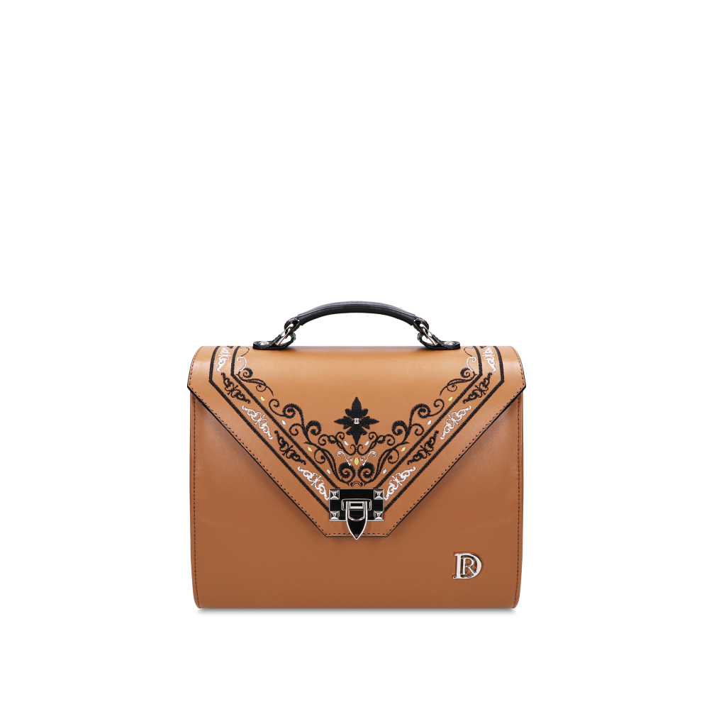 VIVIENNE "Princessa" Brown