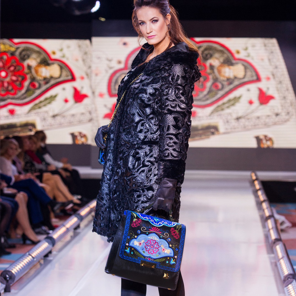 Izabella Srdce Európy "ČIERNA"