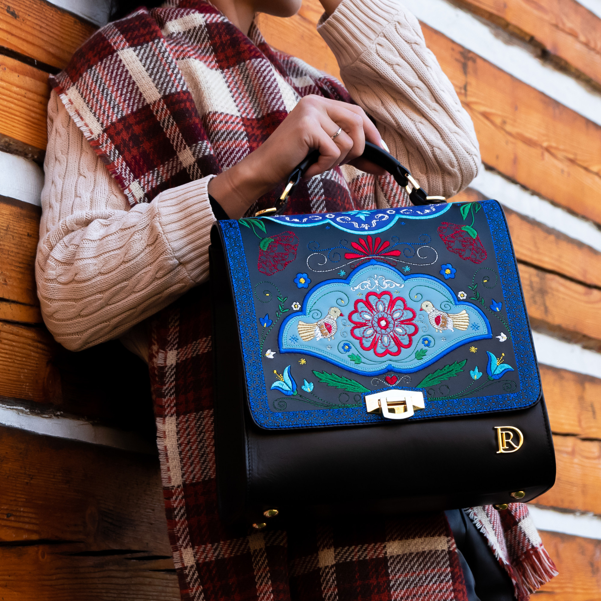 Izabella Srdce Európy "ČIERNA"