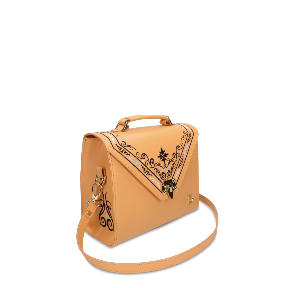  Vivienne Princessa Limit "APRICOT"