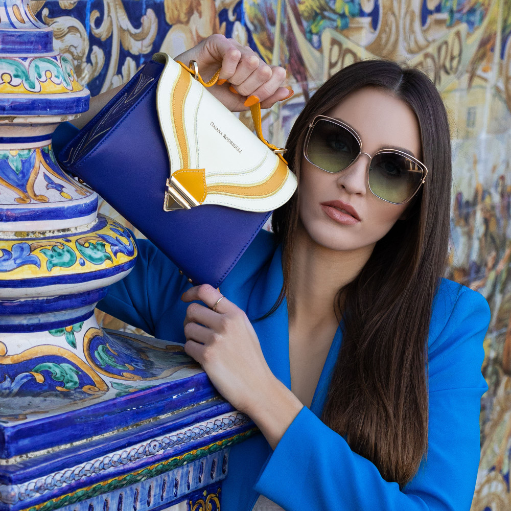 Bella Iris "AZUL REAL"