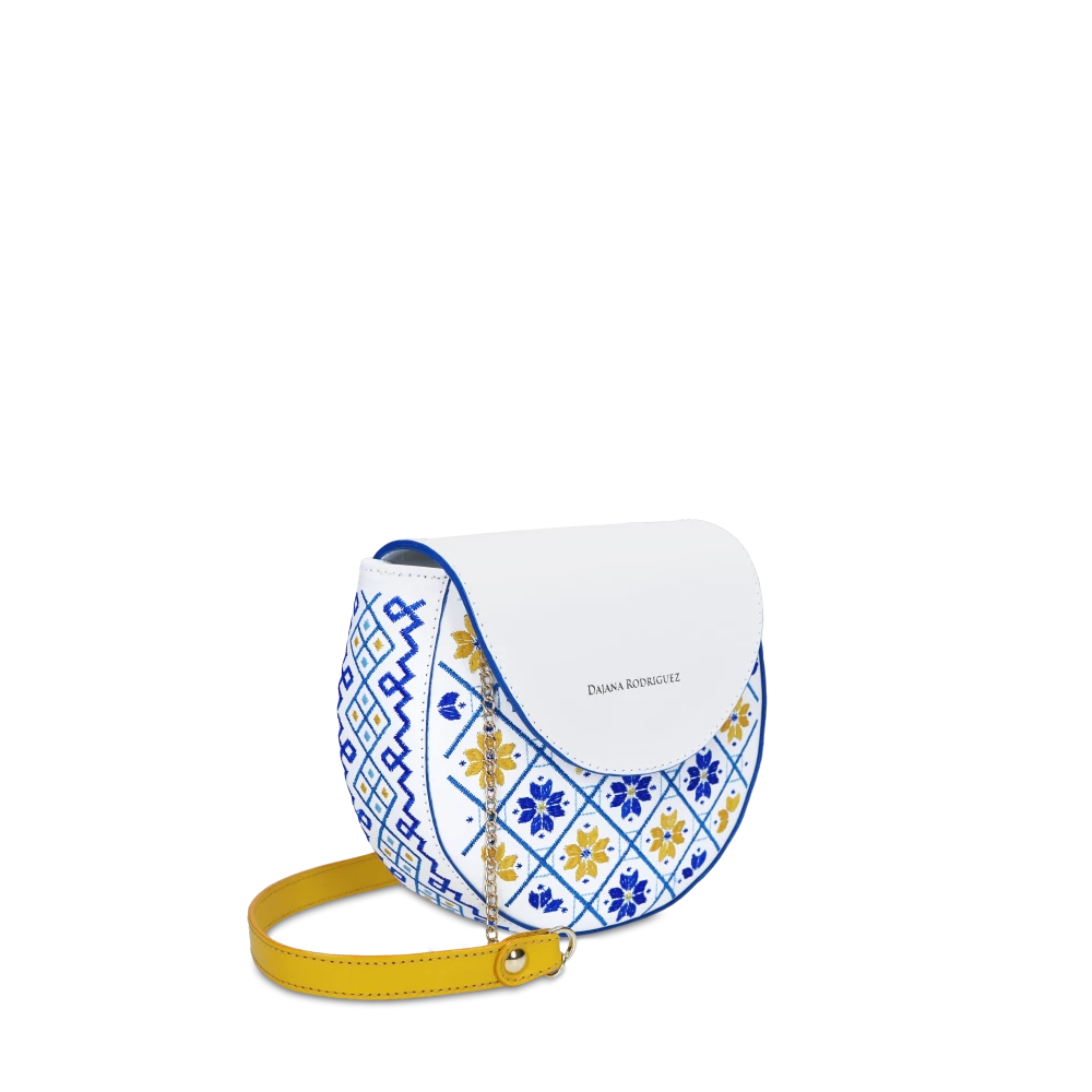 Lia "Give a heart to Ukraine"