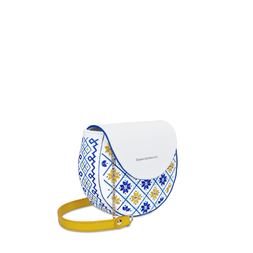 Lia "Give a heart to Ukraine"