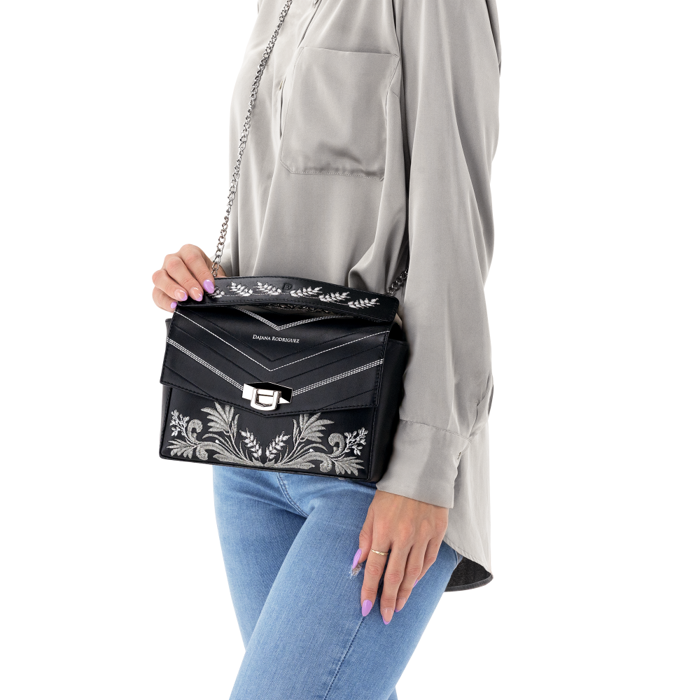 Kristyna Orion "ČIERNA"