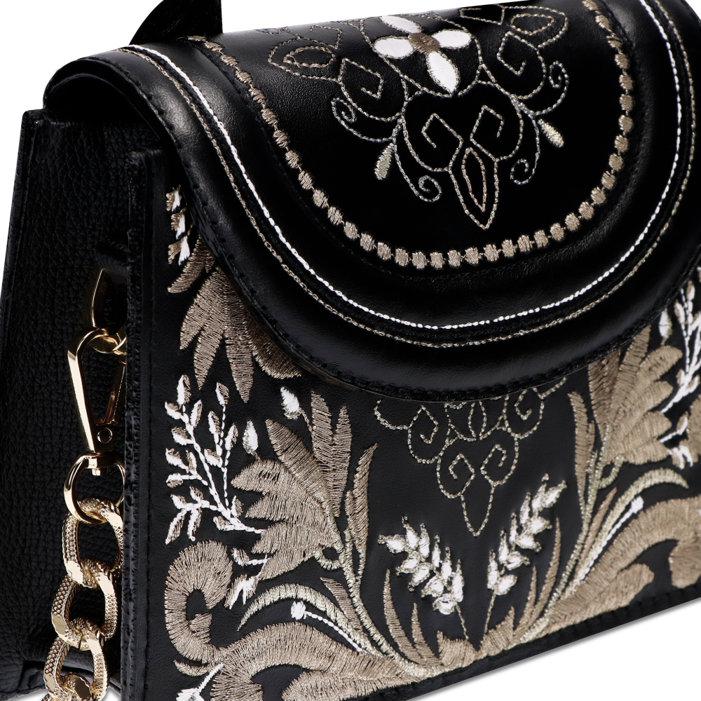 Khloe Orion "ČIERNA"