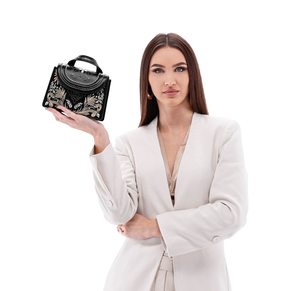 Khloe Orion "ČIERNA"