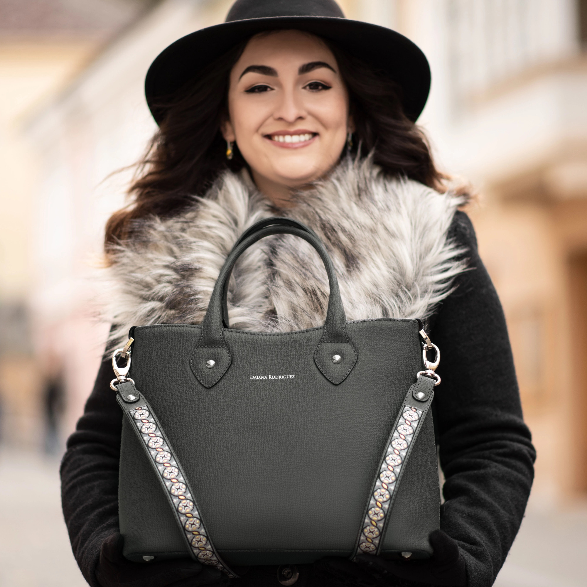 Clementine Medium Bohemian "GULL" Gold