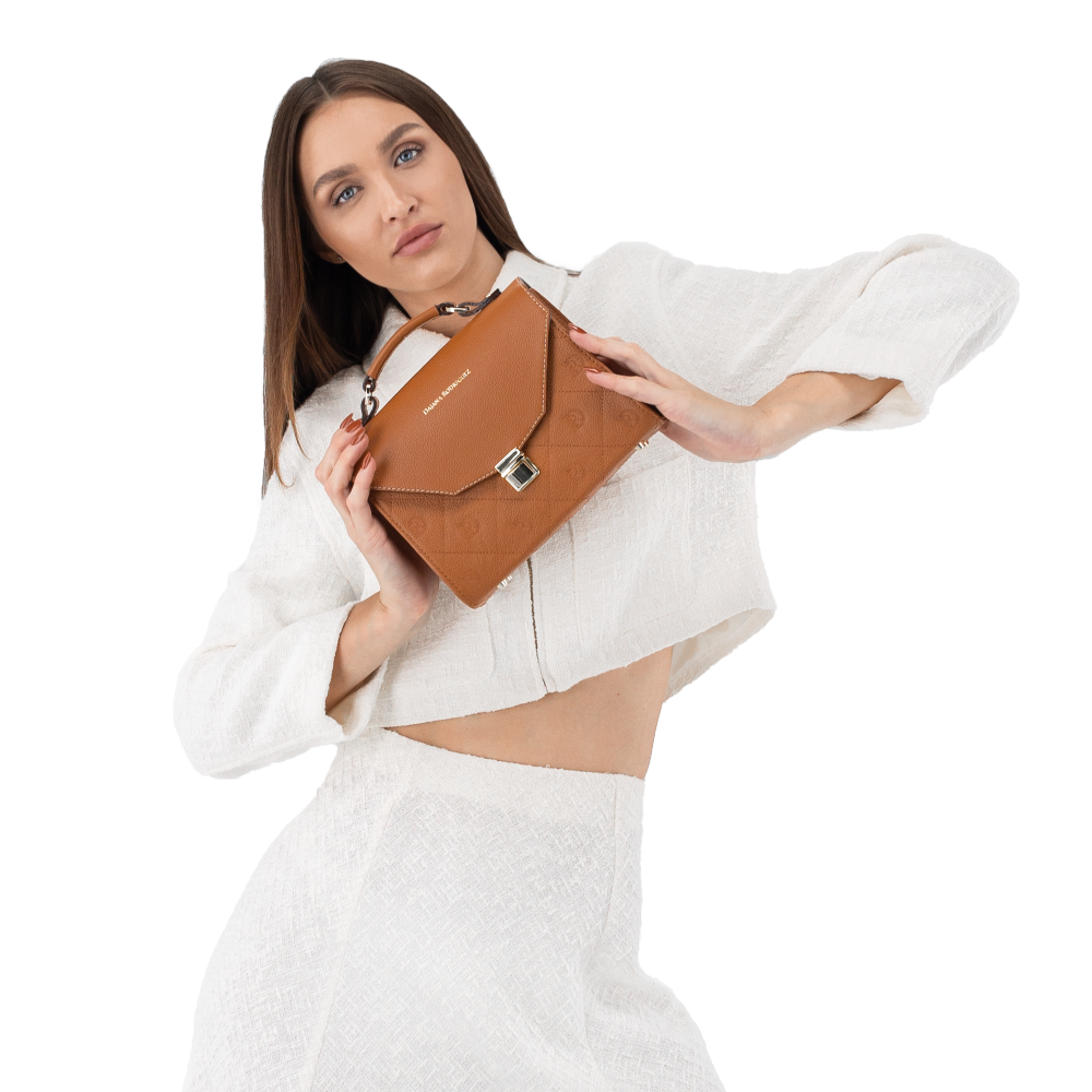 Bella Trinity "Brown"