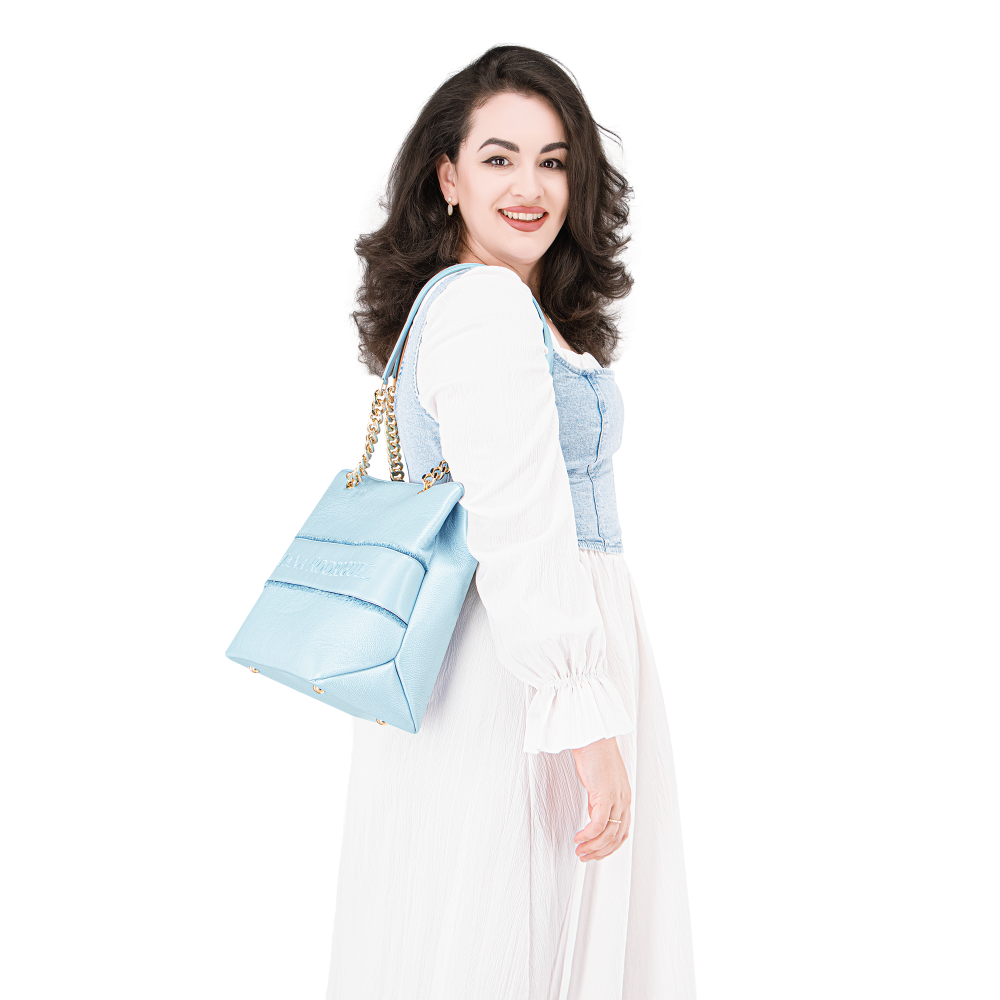 Nicole Atlantis "BLEDOMODRÁ"