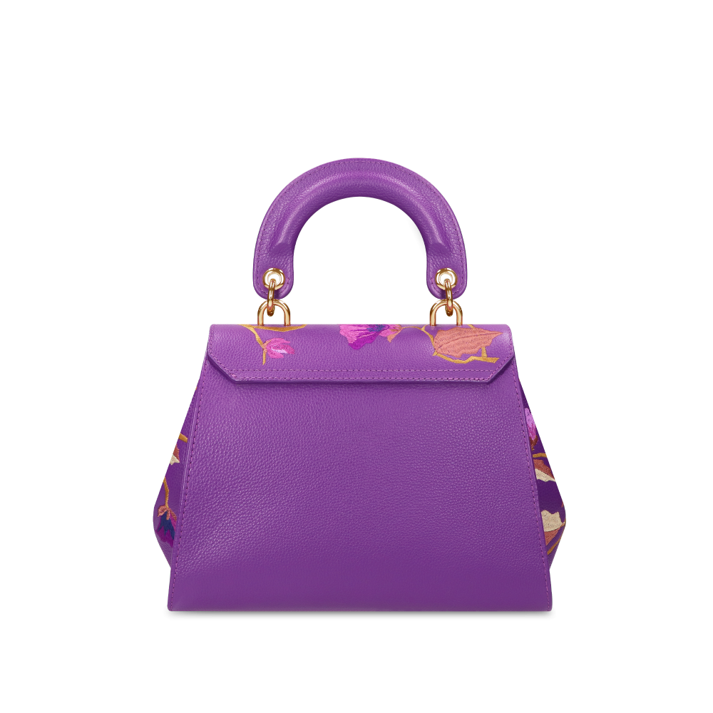 Elizabeth Athos "TMAVOFIALOVÁ"