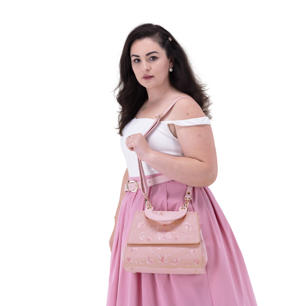 Elizabeth Contessa