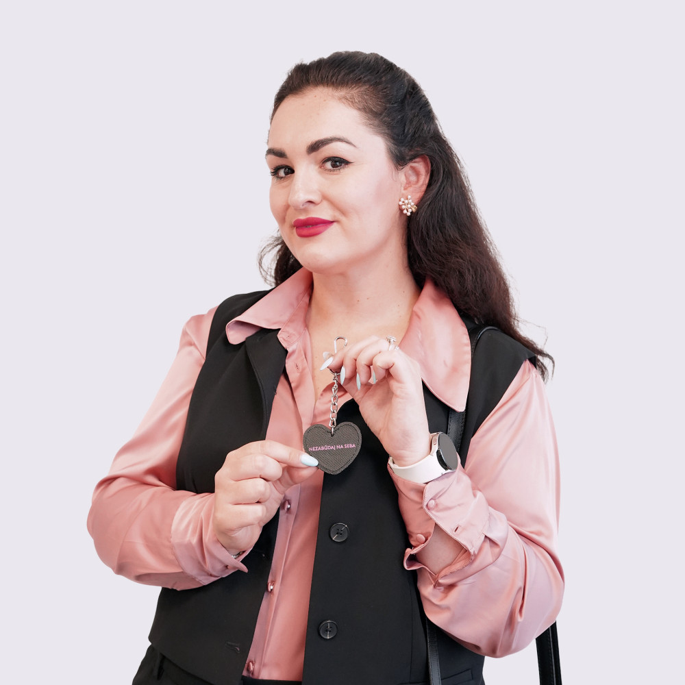 Přívěsek DR X Erika Mokrý